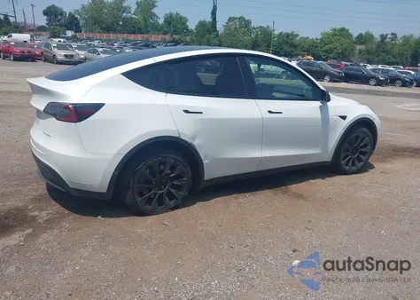 2022 Tesla Model Y Long Range Dual Motor All-Wheel Drive z USA, uszkodzony, nr VIN 7SAYGDEE2NF385597